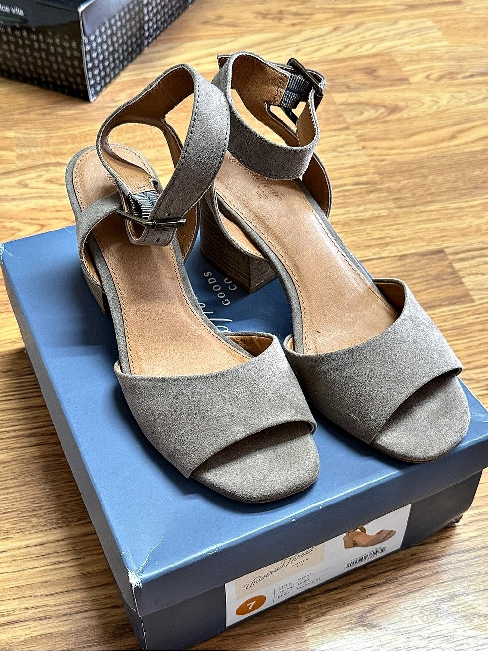 Universal Thread Wedge Sandals